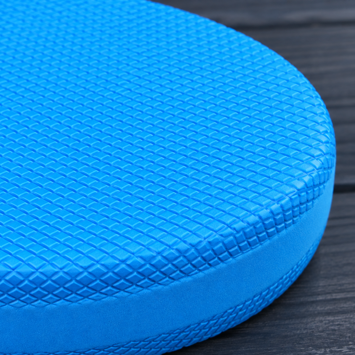 oval balance pad — top texture detail
